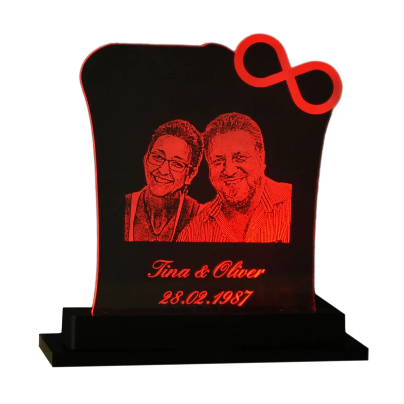 Acrylglas „Unendlichkeit“ mit LED-Beleuchtung, Text- und Fotogravur