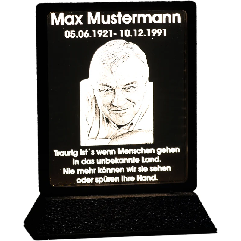 Gedenktafel Acrylglas im Rahmen mit LED Beleuchtung Fotogravur