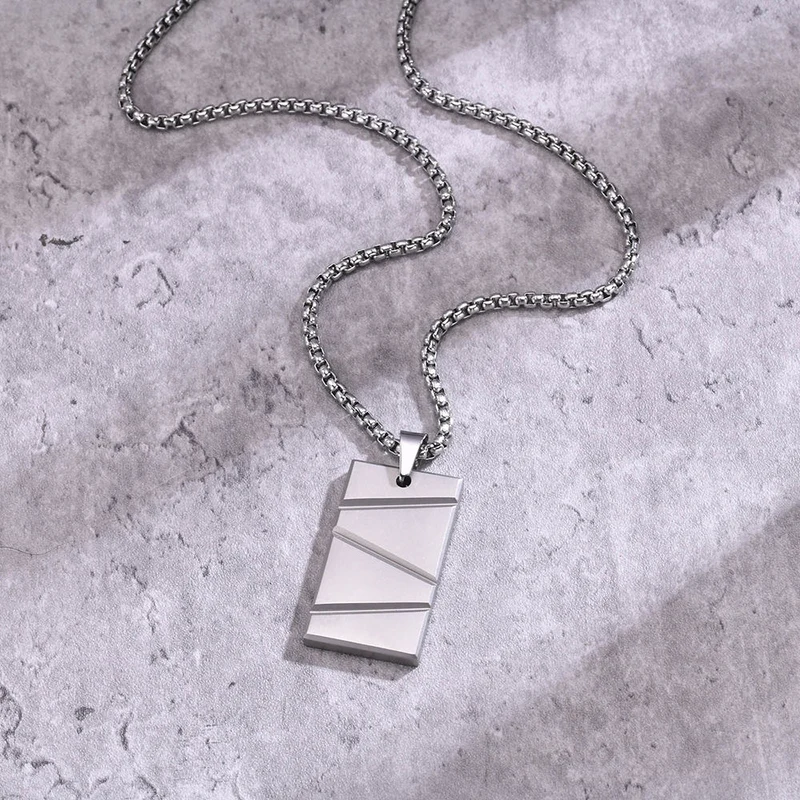 Personalisierte Halskette für Herren aus Edelstahl mit Dog Tag Anhänger