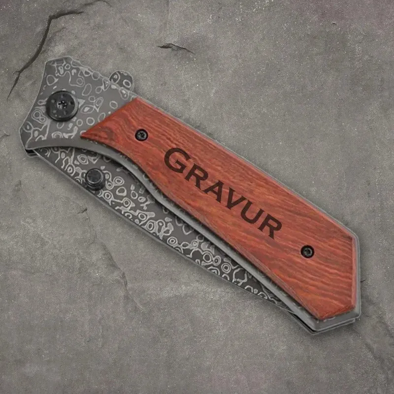 Jagdmesser mit Gravur in Damaszeneroptik