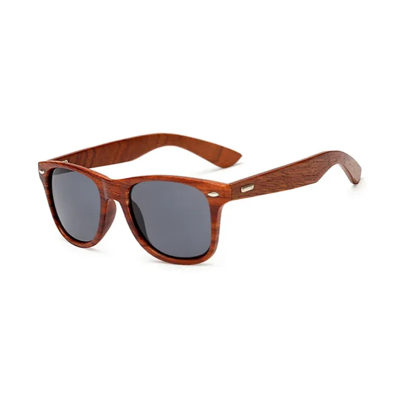 Personalisierte Sonnenbrille aus Holz