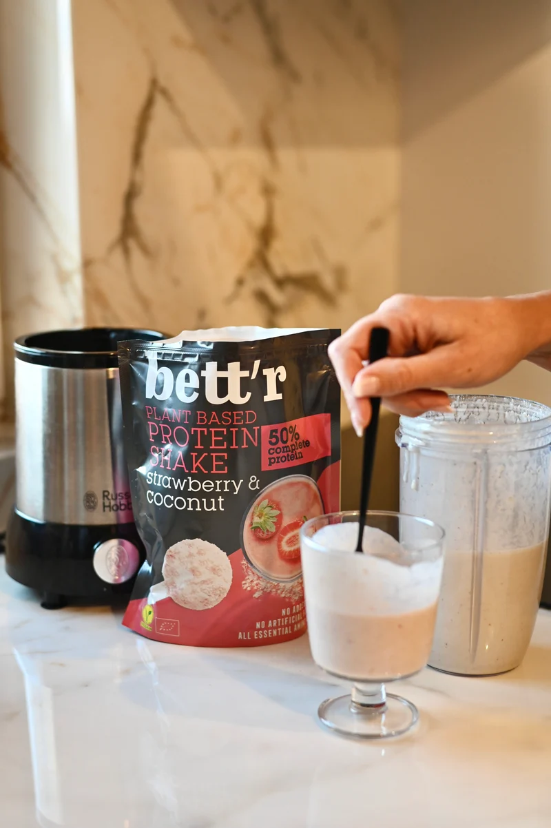 BIO Protein Shake Strawberry and Coconut