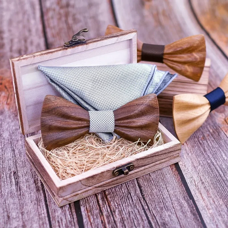 Fliege aus Holz im Set inkl. Einstecktuch in Holz-Geschenkbox