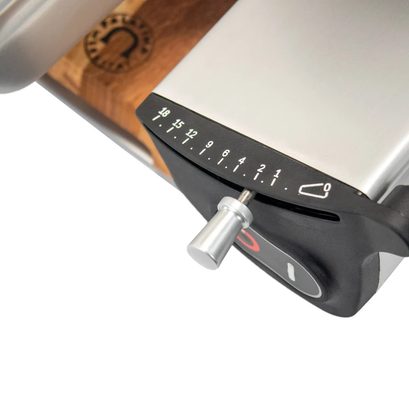 Berkel Home Line 250 Plus Schwarz Matt – Allesschneider + handgefertigtem Schneidebrett + Wellenschliff-Bausatz für Brot