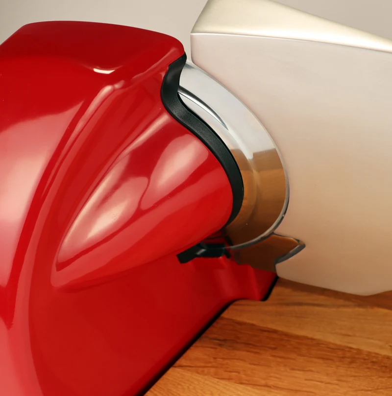Berkel Home Line 200 Plus Rot – Aufschnittmaschine mit handgefertigtem Schneidebrett & Wellenschliff-Bausatz für Brot
