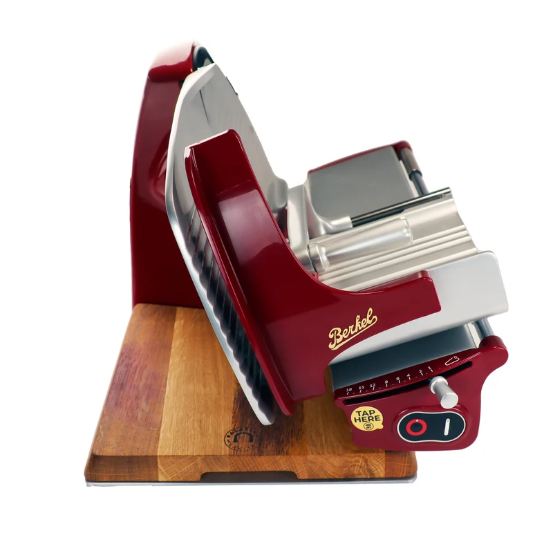 Berkel Home Line 250 Plus Rot – Aufschnittmaschine mit handgefertigtem Schneidebrett & Wellenschliff-Bausatz für Brot