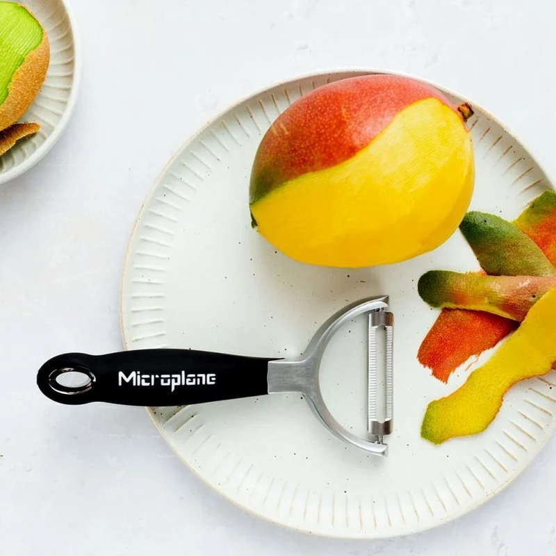 Y Peeler Black gezahnt Profi Specialty Serie