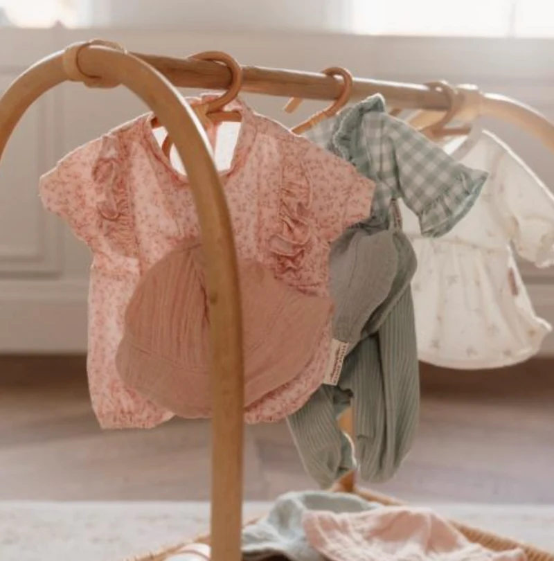 Rosa Puppenkleidung