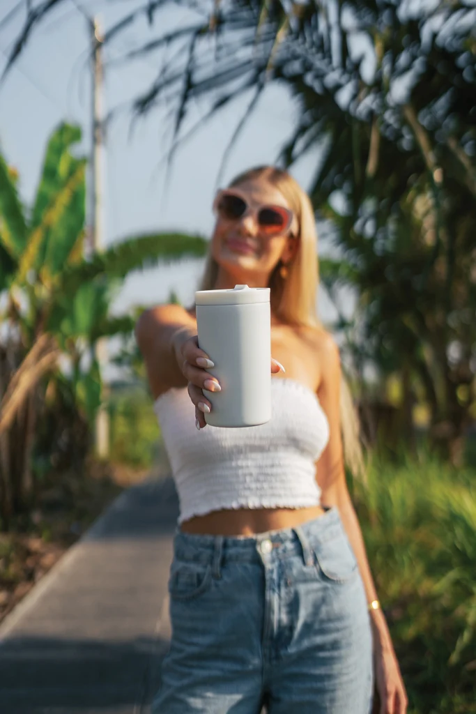 Doppelwandiger Vakuum-Becher aus RCS recyceltem SS