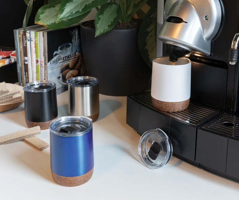Kleine Vakuum-Kaffeetasse aus RCS rSteel & Kork