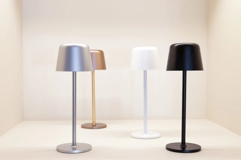 Zenic USB Tischleuchte aus RCS recyceltem Kunststoff