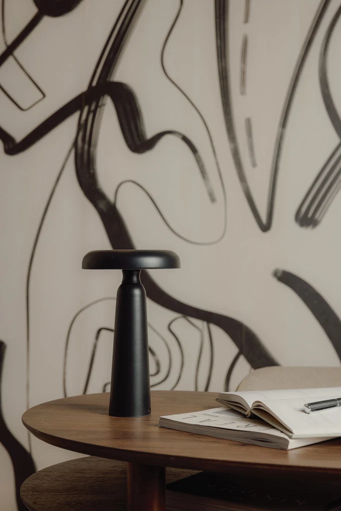 VINGA Avery RCS Tischlampe
