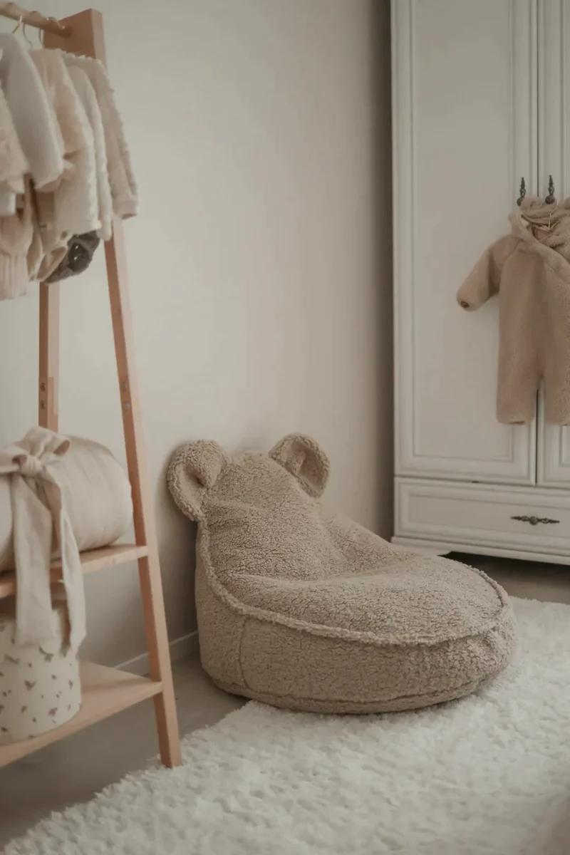 Haselnussfarbener Teddybär-Pouf