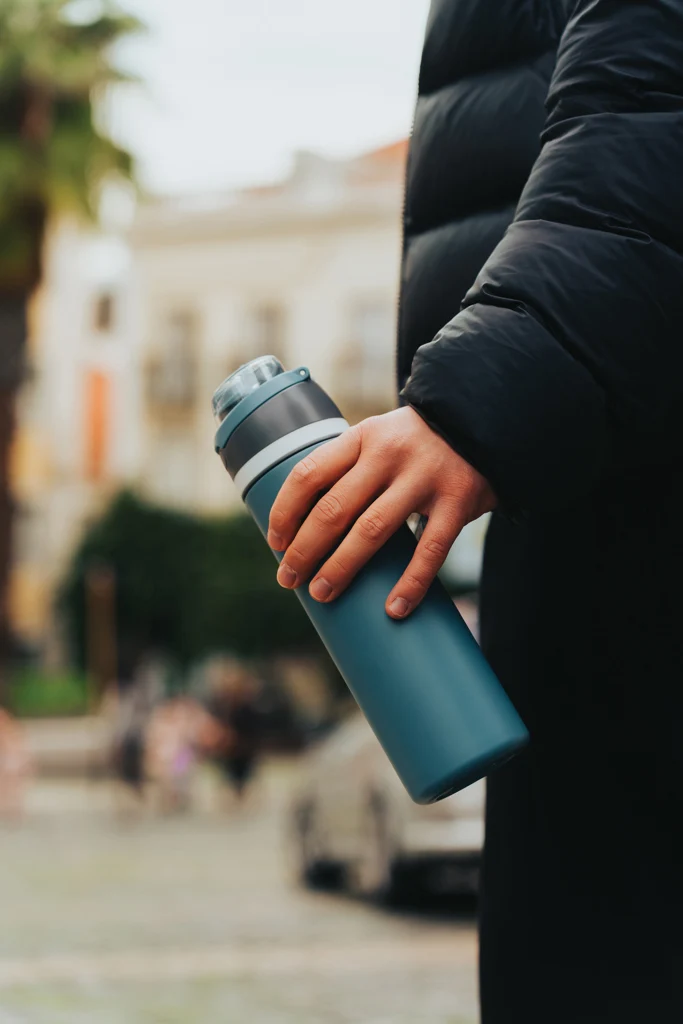 Omni Sip verschließbare Flasche aus RCS-reSteel, 720ml